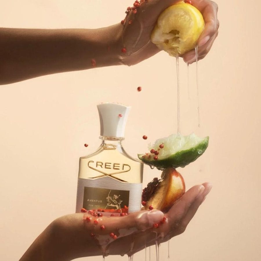 Купить оригинал CREED AVENTUS FOR HER EAU DE PARFUM в Parfumer.kg Большой выбор и лучшие цены! Элитная парфюмерия на распив в Бишкеке.